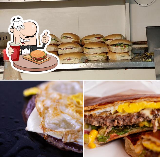 Experimente um hambúrguer no Rapach & Romani