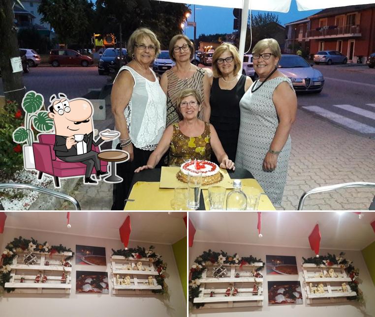 Siediti a un tavolo di Sfarinando Pizzeria - Settimo Torinese