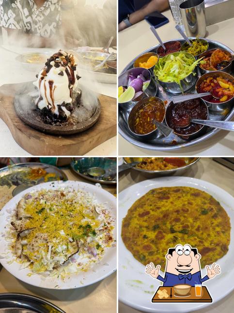 Food at THAKAR’s JALARAM KATHIYAWADI HOTEL