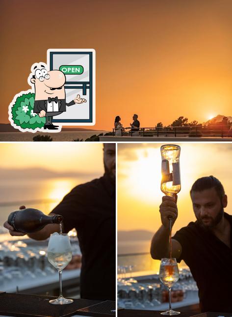 Gli esterni di The Above Rooftop Restaurant & Bar