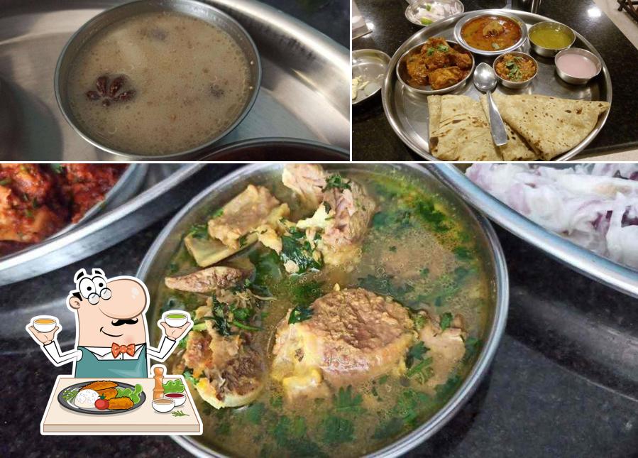 Food at DJ's Non Veg अस्सल सातारी मटण भाकरी