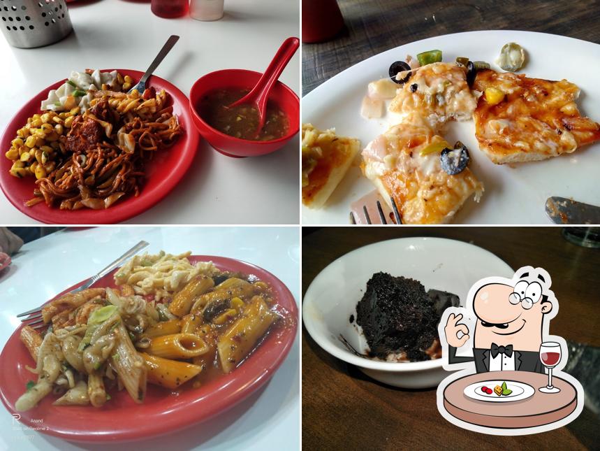 Food at Neopolitan Pizza