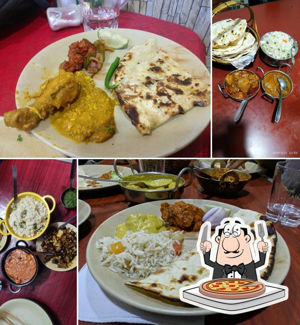 Pick pizza at Moung Phi Dhaba