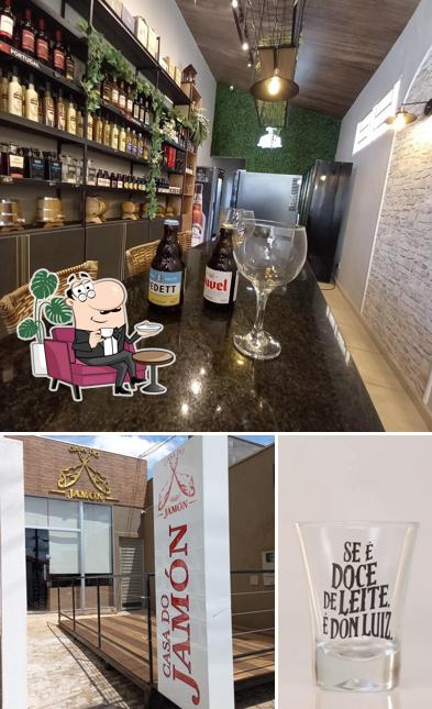 Veja imagens do interior do Casa Do Jamón Salamanca