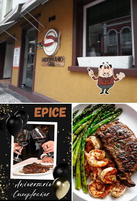 A comida e interior do restaurante