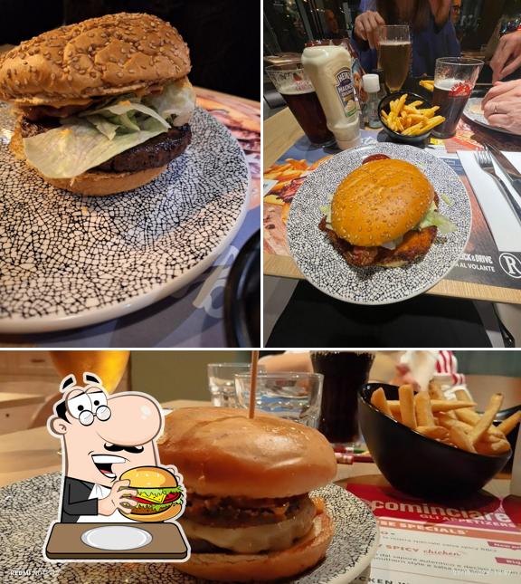 Prenditi un hamburger a Roadhouse Restaurant Forlì