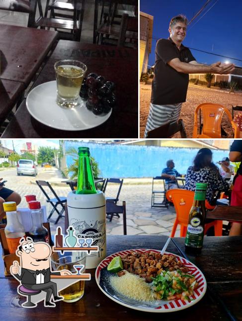 O interior do Seu Cardim Petiscaria