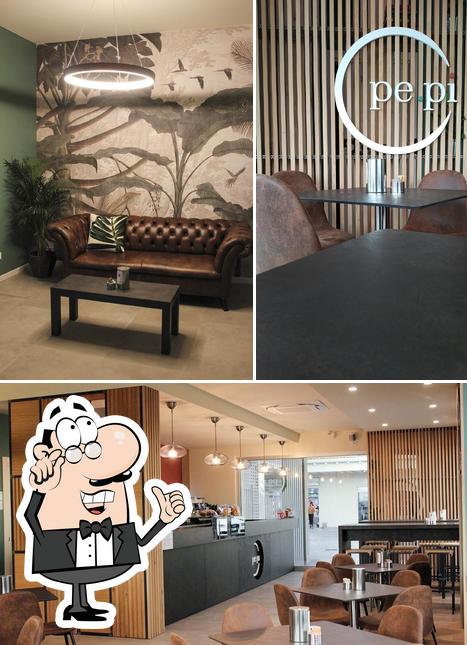 Siediti a un tavolo di PEPI Coffee & More