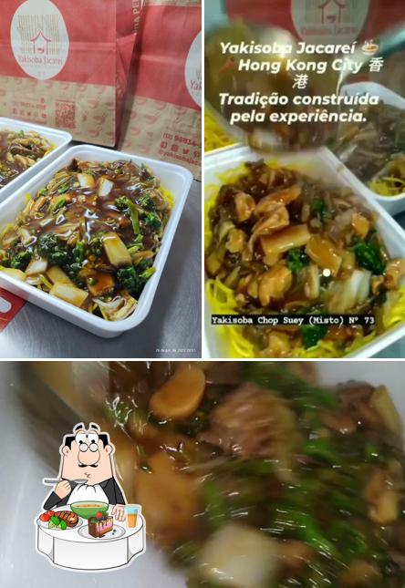 Sopa quente e azeda picante chinesa em Yakisoba Jacareí