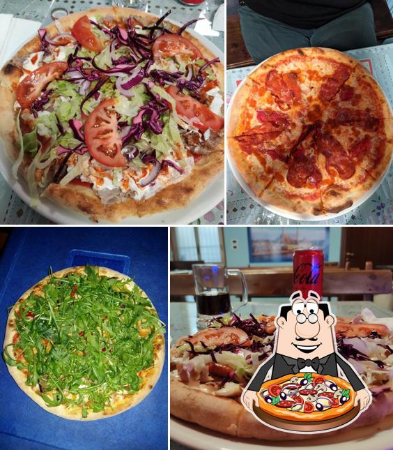 A TURKISH KEBAP & PIZZA di Moncalieri, puoi ordinare una bella pizza