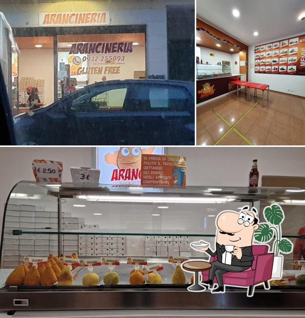 Arancì si caratterizza per la interni e esterno