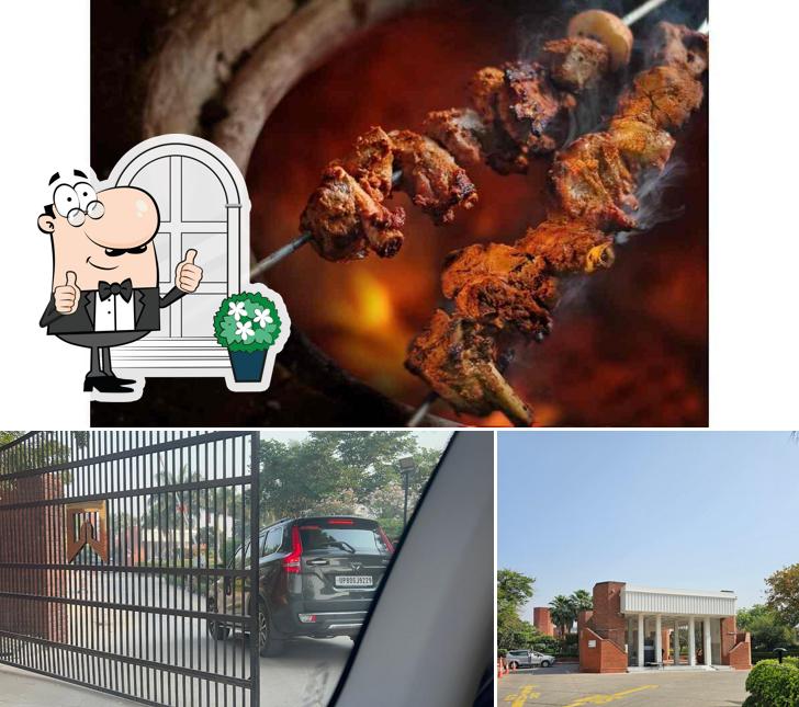 The image of exterior and food at ITC Mughal, Maikhana - The Lobby Bar