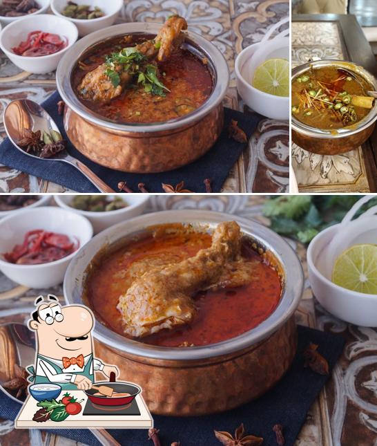 Chicken curry at KARIM'S INDORE - ( ORIGINAL FROM JAMA MASJID DELHI-6 )