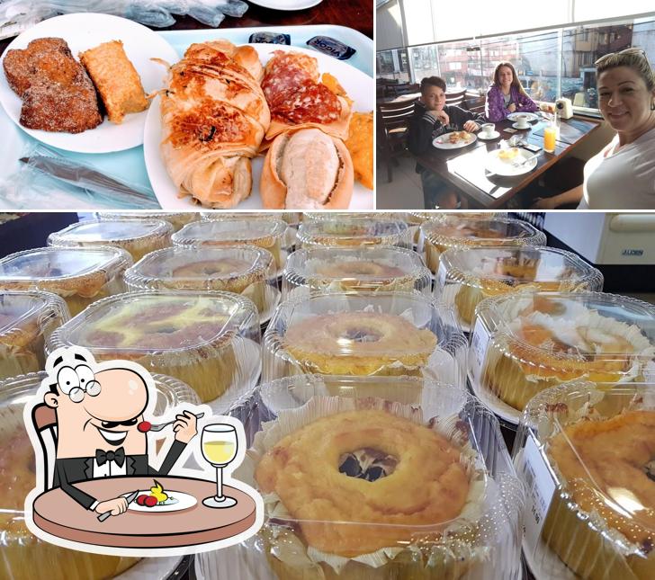 A imagem da comida e mesa de jantar a Padaria Ibérica