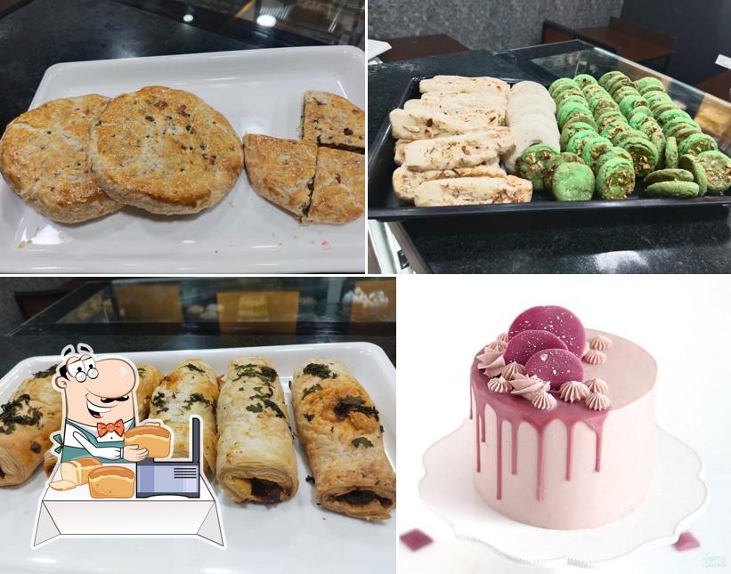 Garlic bread at TWIN CHEFS BAKERY