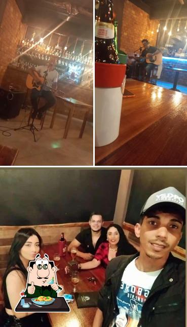 A imagem do LUMMINUS Pub’s comida e balcão de bar