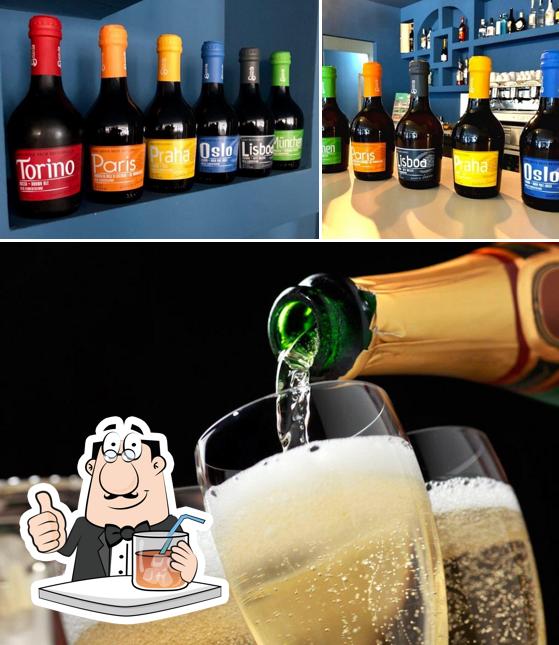 Goditi un drink dal menu