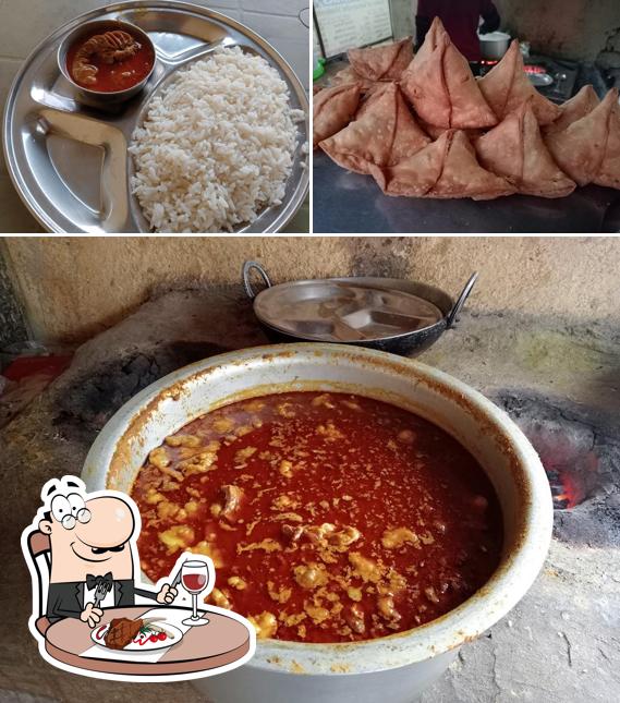 Get meat meals at baba ka dhaba