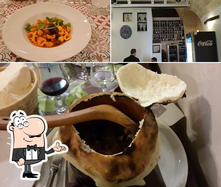 La immagine di interni e cibo da La Pignata