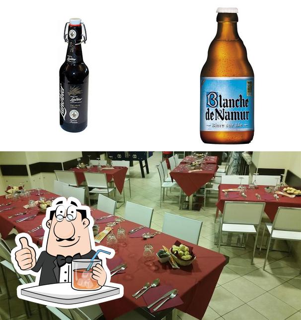 Antico Capezzana si caratterizza per la bevanda e interni