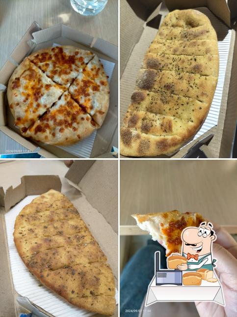 Garlic bread at Domino's Pizza Samata Colony, Akola
