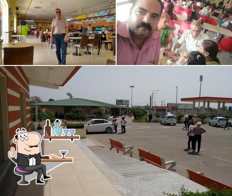 The interior of Subway Yamuna Expressway