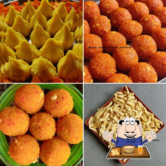 Badri Halwai Khatri Namkeen