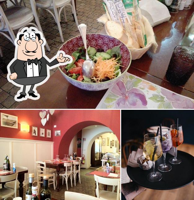 Installez-vous à l'une des tables de Al Mus C'Al Svuale