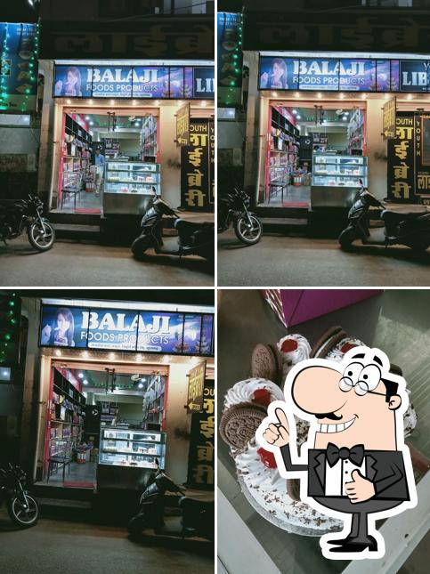 See this pic of BalaJi cake & snecks