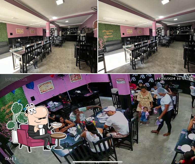 Veja imagens do interior do Pizzaria Alves Barreto