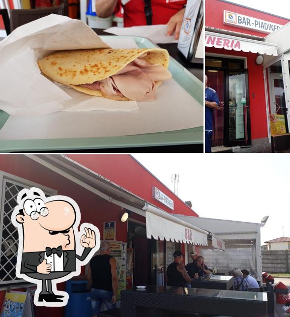 Vedi la immagine di Bar Piadineria La Salsiccia