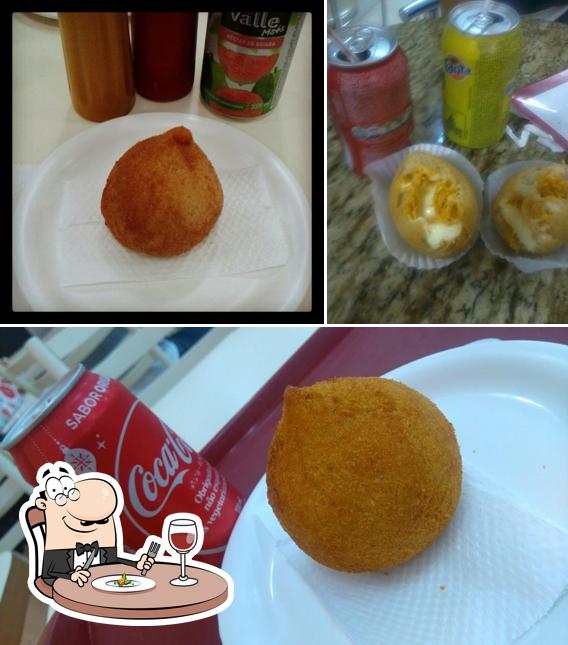 Comida em Lanchonete Dois Corações