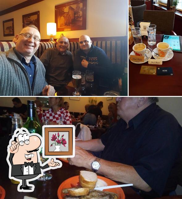 Siediti a un tavolo di ROJC Ltd