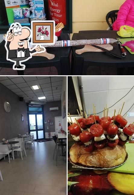 Guarda la immagine che mostra la interni e cibo di Bar Tiffany