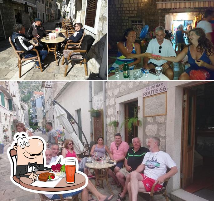 Route 66 se distingue par sa table à manger et intérieur