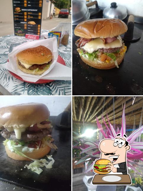 Peça um hambúrguer no Trailer do Waguinho Paraty RJ