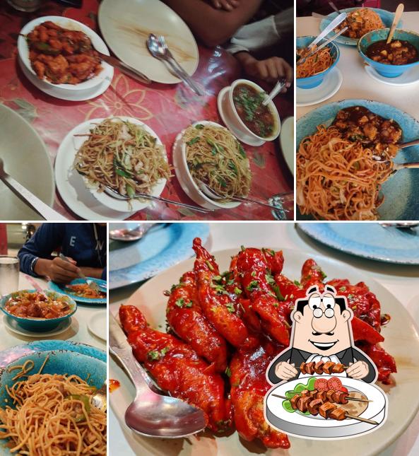 Chow mein at Mini Chung Fah