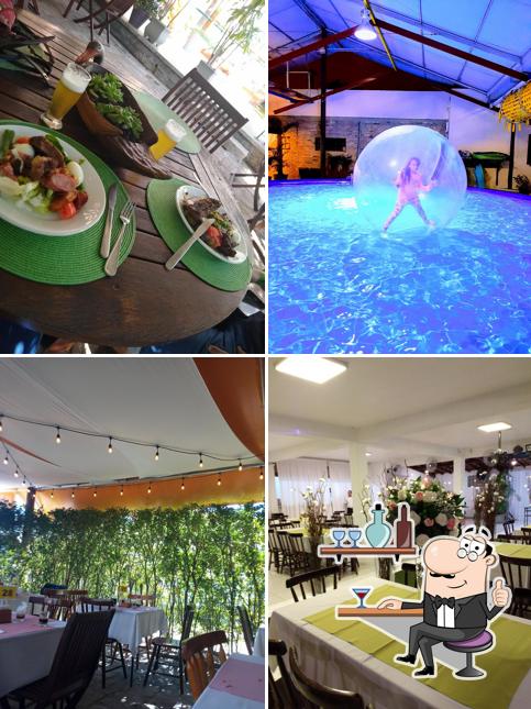 Sente em uma das mesas no Adventree Buffet e Eventos