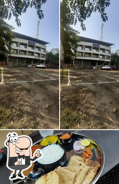 The image of Hotel Landmark Inn Lodging & Boarding’s exterior and food