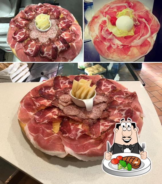 Caffè Le Ninfe offre piatti di carne