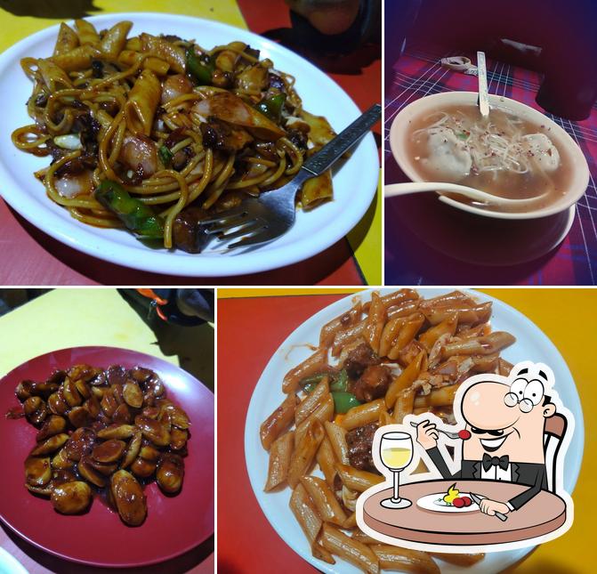 Food at Michis food court