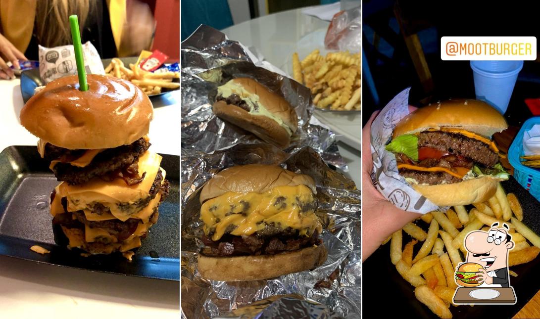 Experimente um dos hambúrgueres disponíveis no Moot Burger