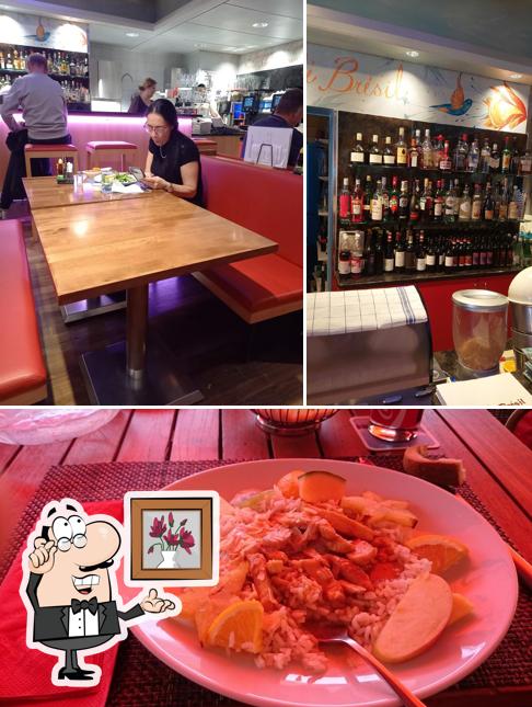 Questa è la immagine che raffigura la interni e cibo di Café Brésil