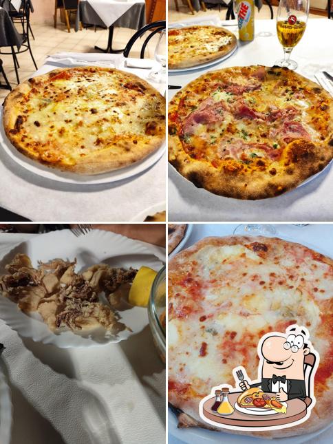 Ordina tra le svariate varianti di pizza