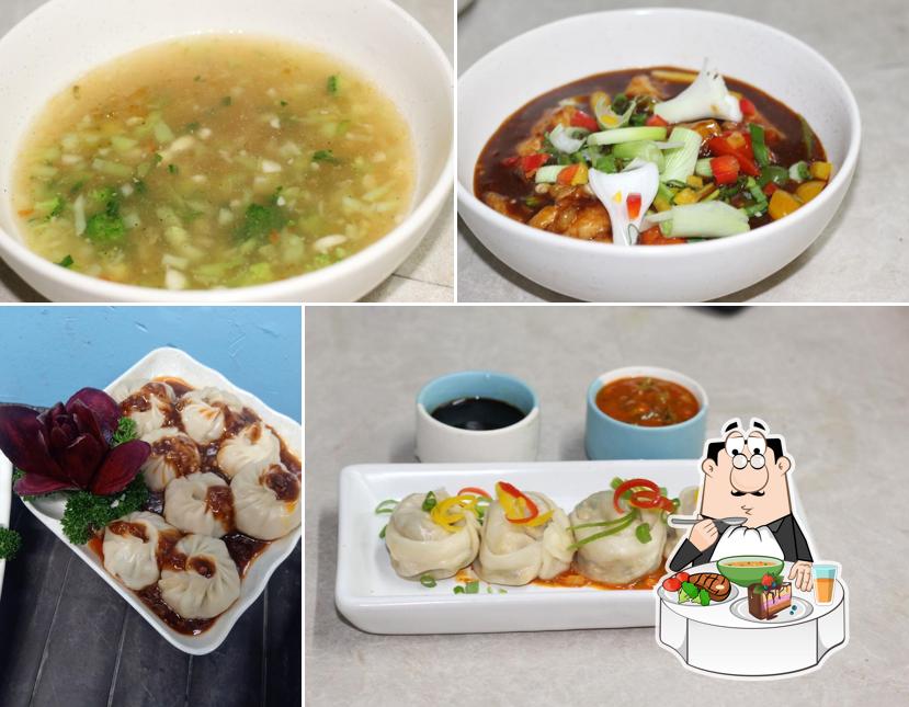 Hot and sour soup at Rolle'N'Chii