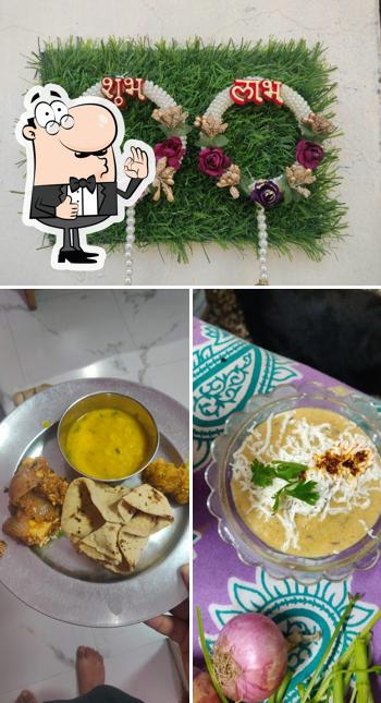 Look at the image of T.O.W. Tiffin On The Way