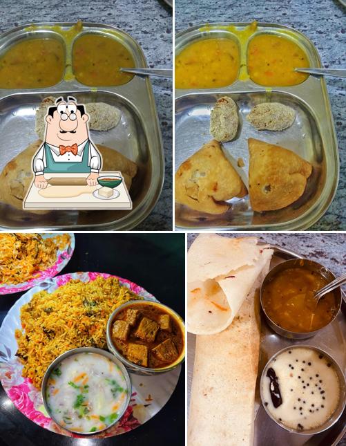 Samosa at Kanhiyalal Sweets, Snacks, Veg Fast Food