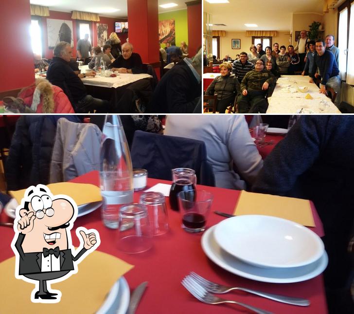 Dai un'occhiata agli interni di Trattoria Il Vecchio Campanile