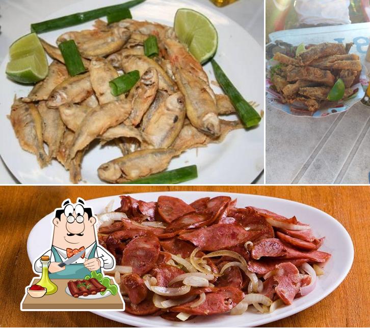 Escolha refeições de carne no Bar do peixe do luciano