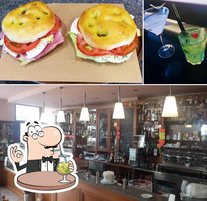 Guarda la foto che raffigura la bevanda e cittadini di Caffe' Centrale Del Vecchio Borgo Snc di Poggi e Mignani